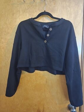 Cider Black Cropped Henley Button-Front Top